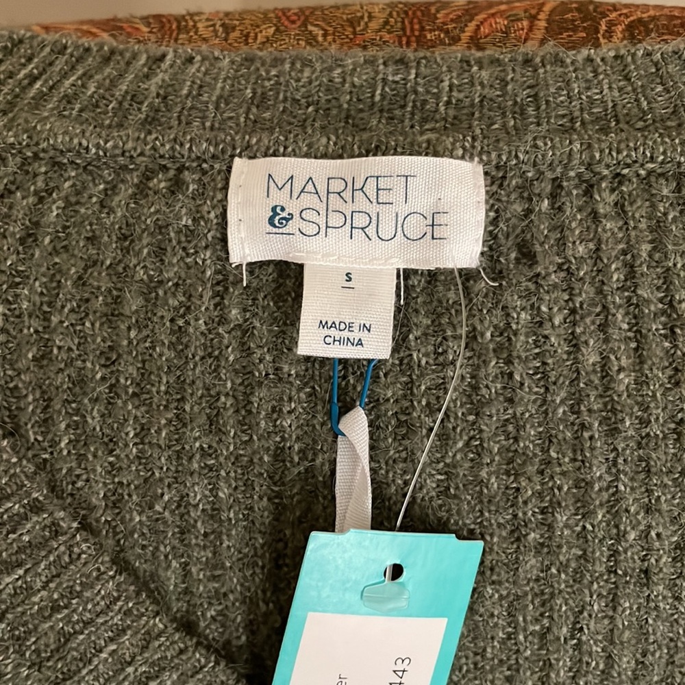 Sweater - Picture 2 of 8